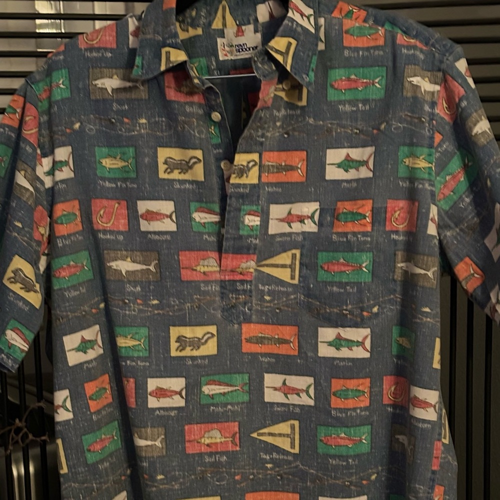 Awesome blue Reyn Spooner button down. Perfect condition, new, but no tags